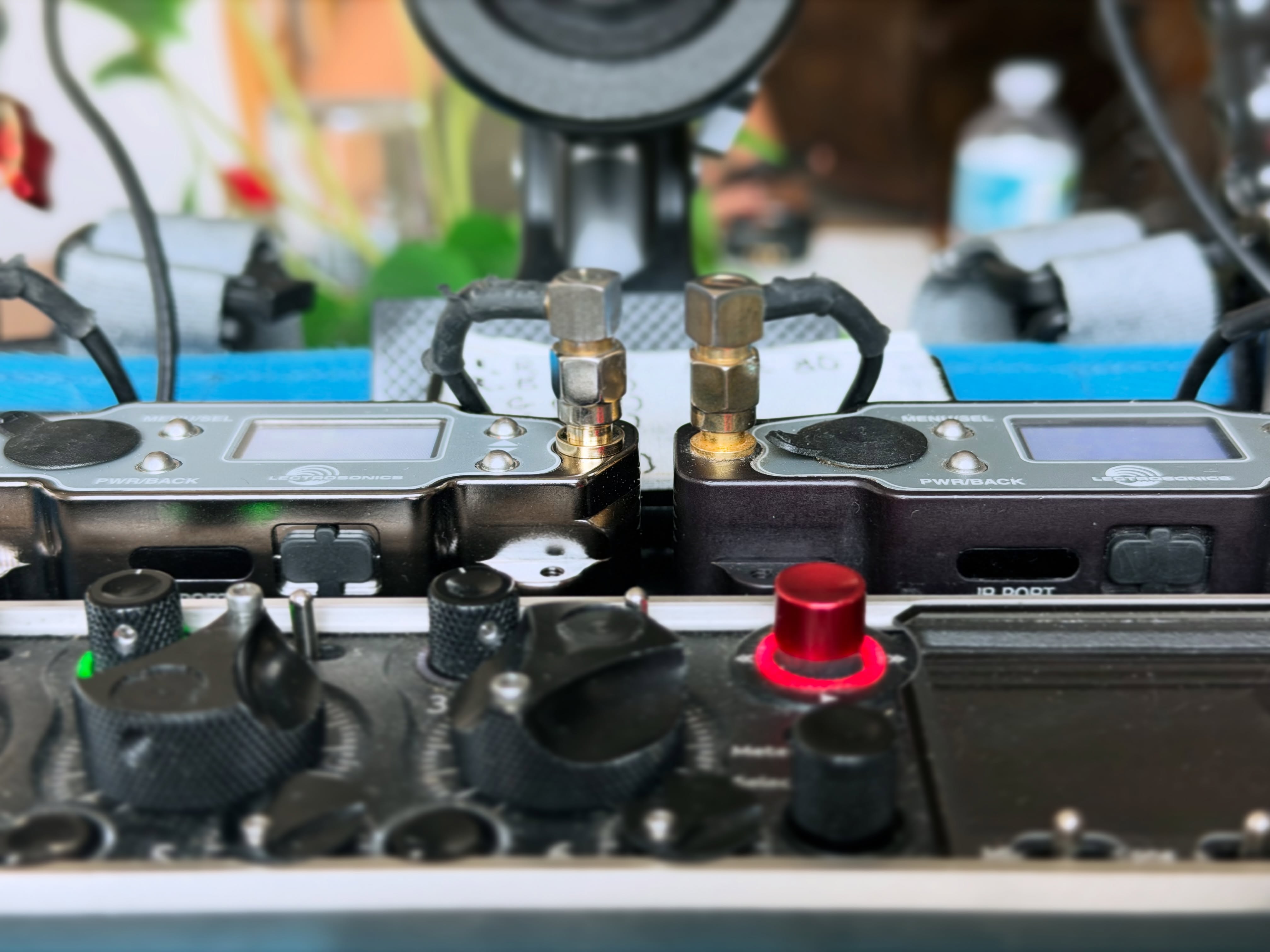 @lectrosonics_inc has our DSR4’s looking extra shiny with the new cases. Nice job back there on the bench, friends! Gues